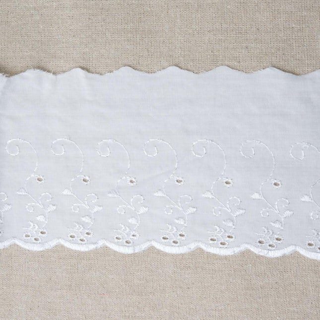 White Polycotton Broderie Anglaise Lace Trim 100mm Scalloped Edge 3m Daisy - ThreadandTrimmings