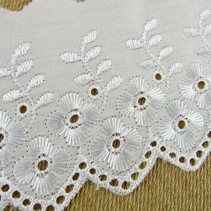 White Cotton Broderie Anglaise with Flower & Scalloped Chain Edge 75mm - 3373 - ThreadandTrimmings