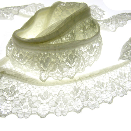 Gathered Frilled Nylon Lace with Large Daisy - 25mm 1" - Nottingham Lace - 2050F - ThreadandTrimmings